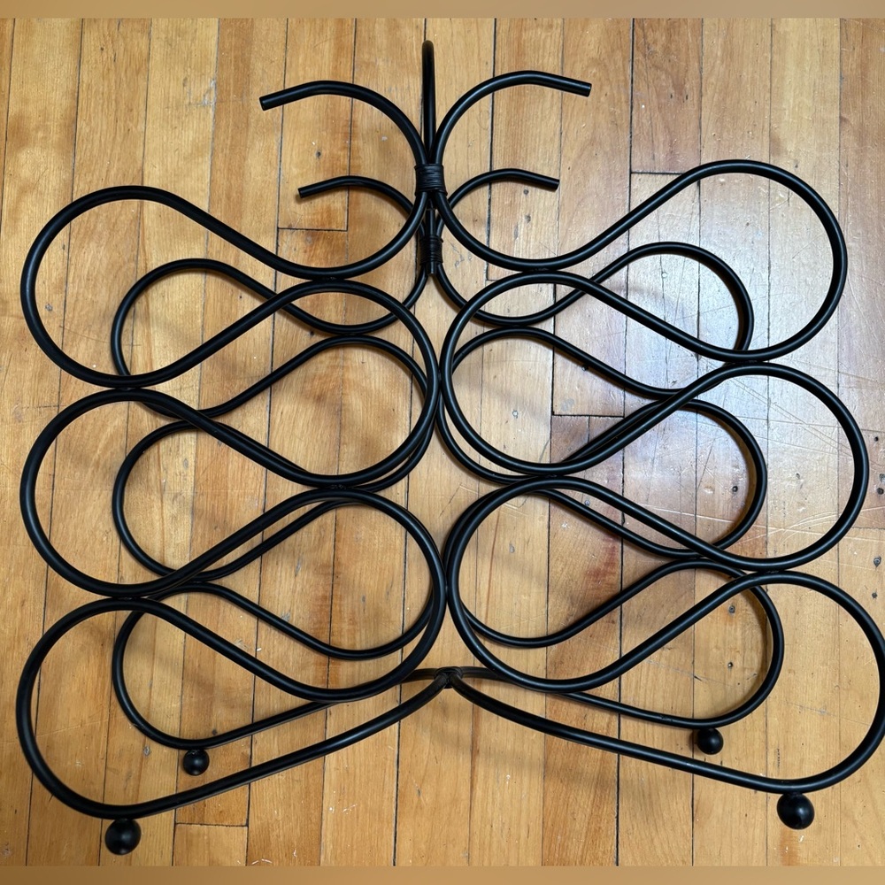 Metal wine rack. - Picture 2 of 4